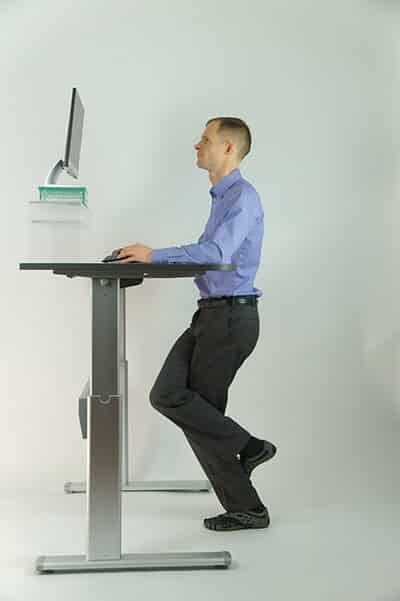 Rückenschmerzen am Arbeitsplatz auflösen - Yoga@Work 2 Rückenschmerzen am Arbeitsplatz auflösen - Yoga@Work - becomePro