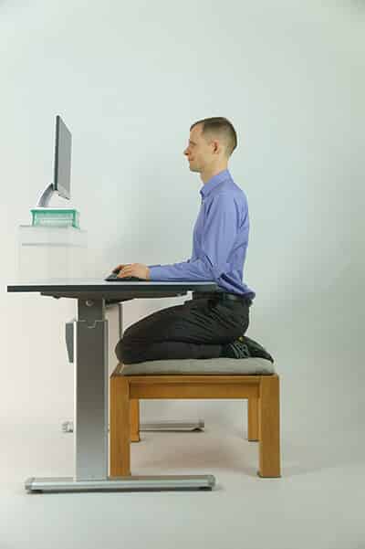 Rückenschmerzen am Arbeitsplatz auflösen - Yoga@Work 3 Rückenschmerzen am Arbeitsplatz auflösen - Yoga@Work - becomePro