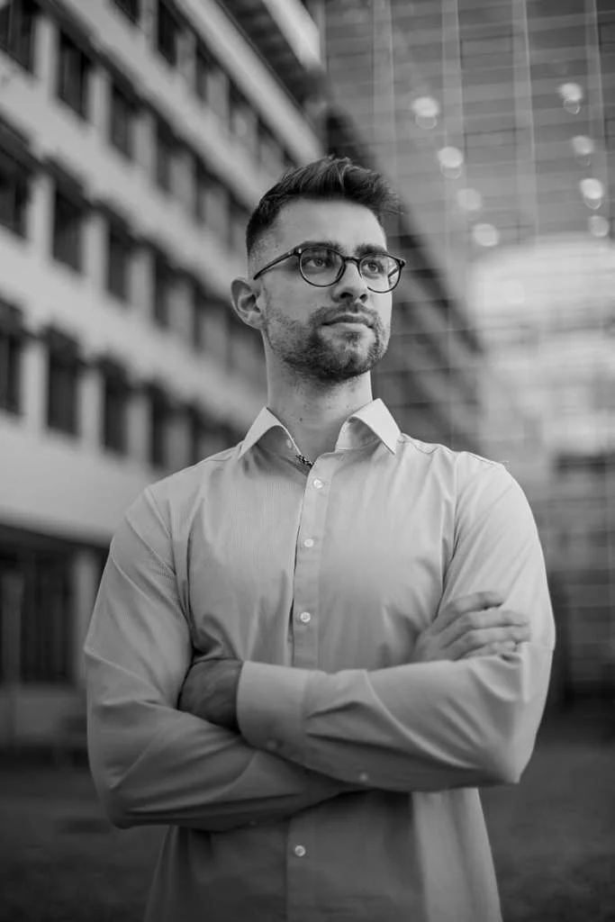 Der goldene Weg zu mehr Selbstvertrauen - Das Mentoring Programm mit Niklas Sprenger - becomePro Der goldene Weg zu mehr Selbstvertrauen - Das Mentoring Programm mit Niklas Sprenger - becomePro