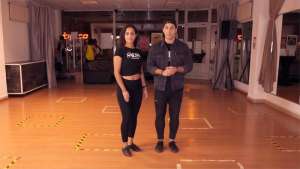 Lerne Salsa tanzen - Onlinekurs von Salsaland - becomePro salsa-onlinekurs-koeperhaltung-grundschritte-preview