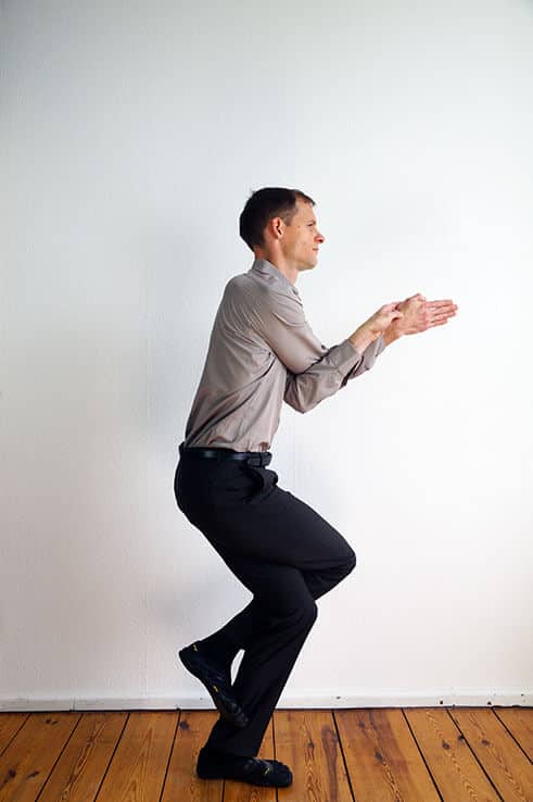 Rückenschmerzen am Arbeitsplatz auflösen - Yoga@Work 6 Rückenschmerzen am Arbeitsplatz auflösen - Yoga@Work - becomePro