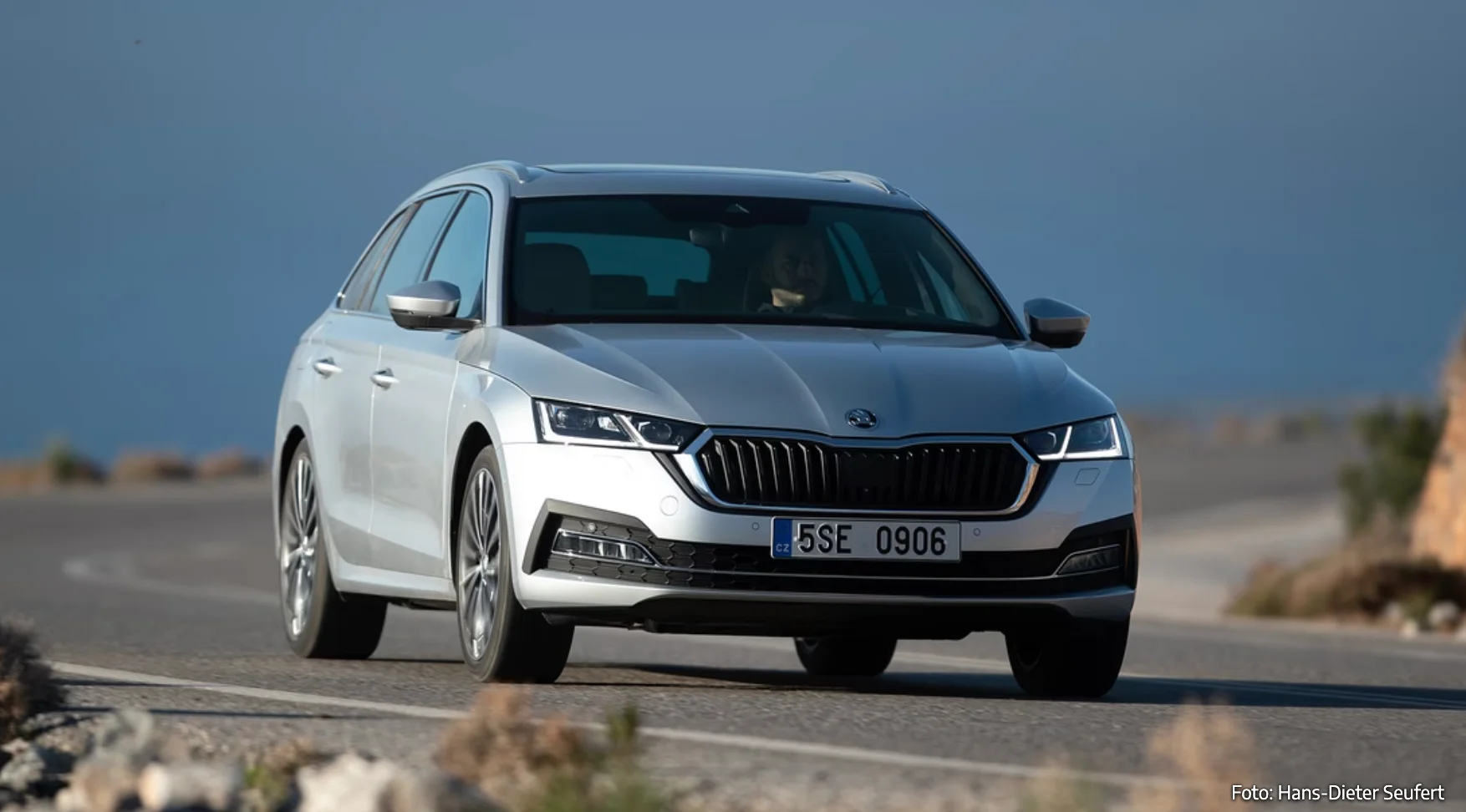 Bett für Skoda Octavia IV selbst bauen - Anleitung für Doppelbett - becomePro Bett für Skoda Octavia IV selbst bauen - Anleitung für Doppelbett - becomePro