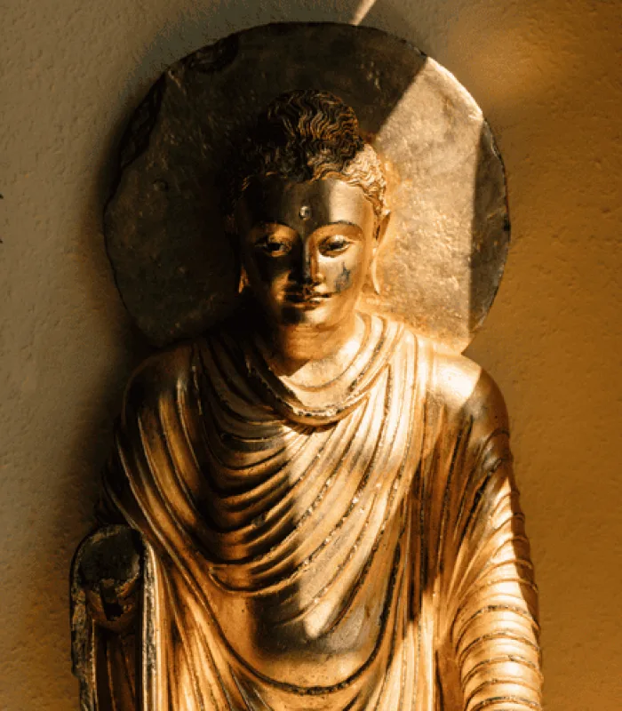 goldene buddhastatue