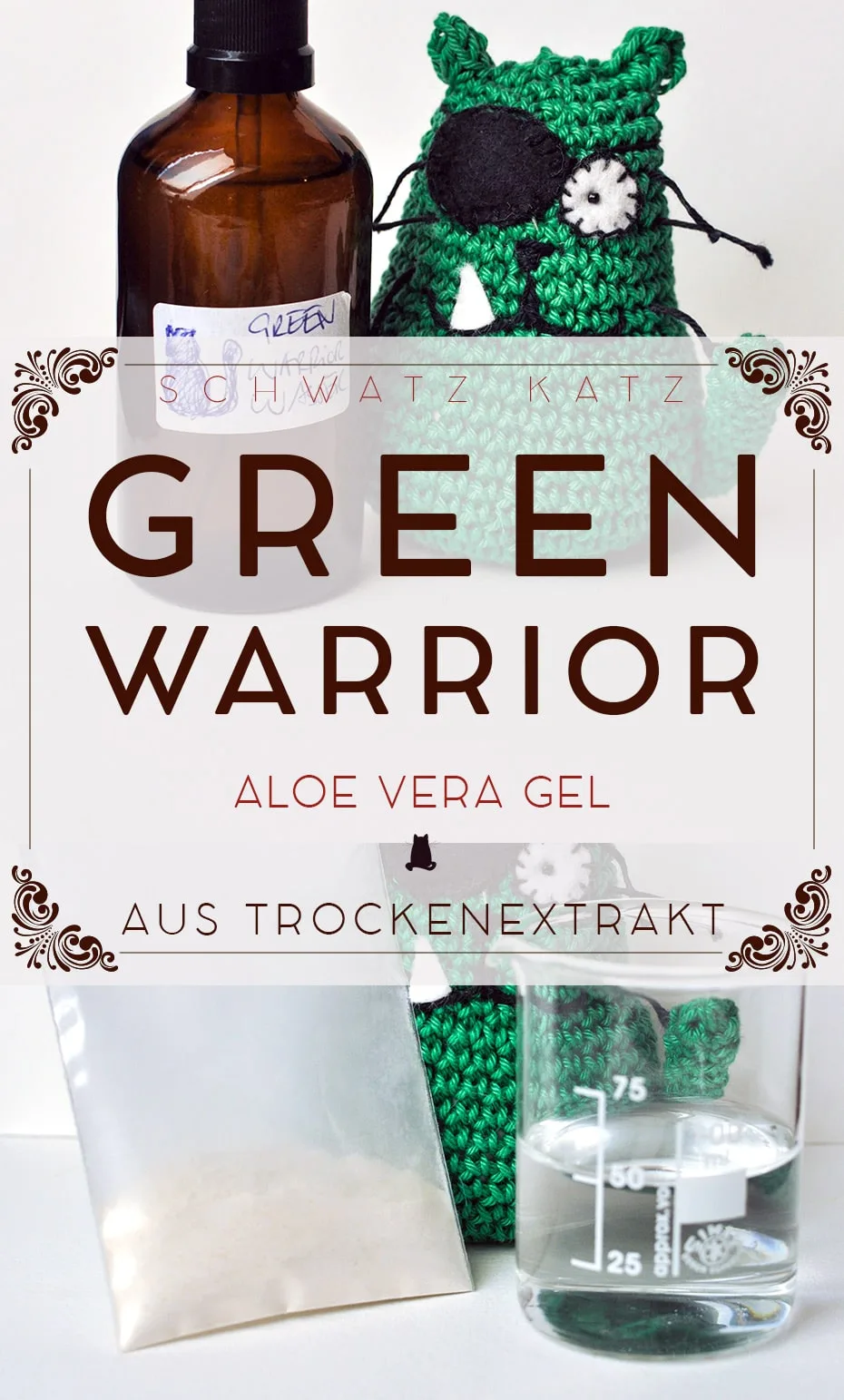 Green Warrior Aloe Vera Feuchtigkeitsspray mit brauner Glasflasche und grüner gehäkelter Katzen-Puppe