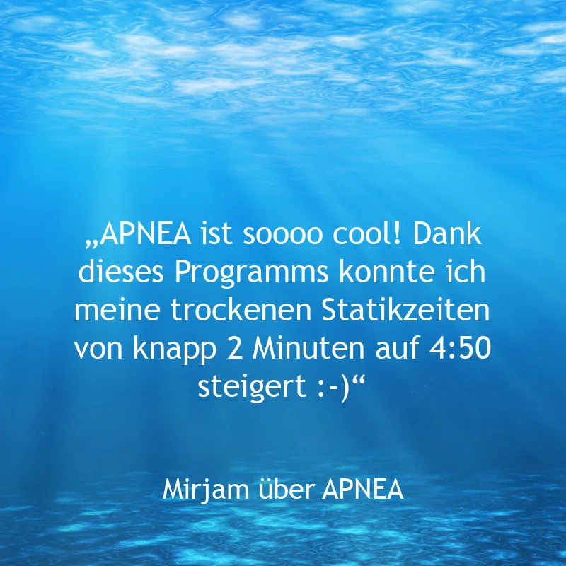 Unterwasser-Hintergrund mit Kundenbewertung von Mirjam über APNEA-Kurs