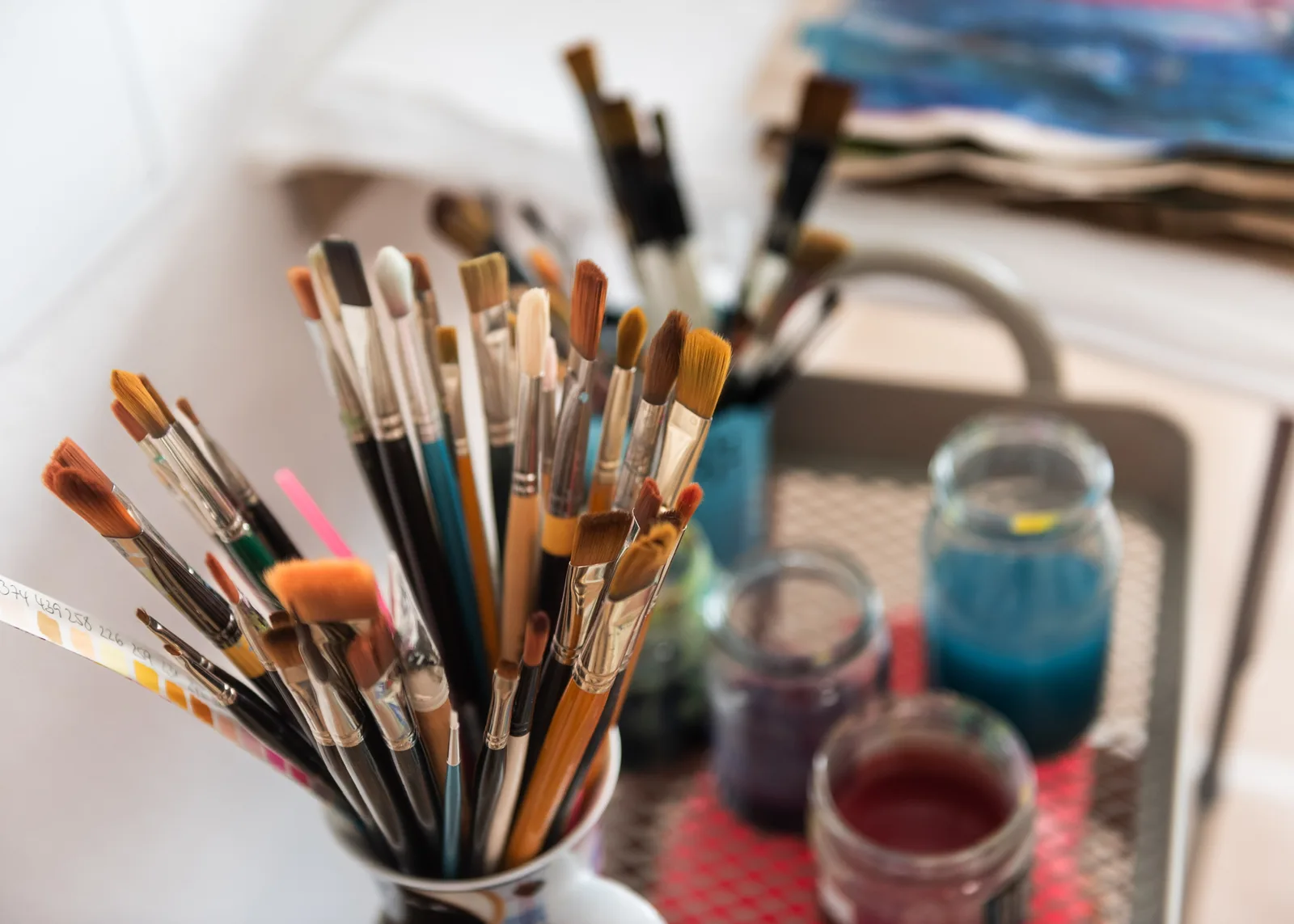 Aufgeschlagenes Art Journal mit kreativer Seitengestaltung
