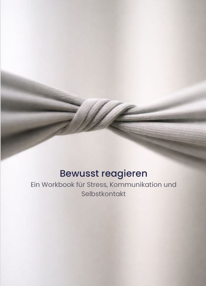 Cover des Workbooks Bewusst reagieren mit geknoteten Schnüren und Buchtitel