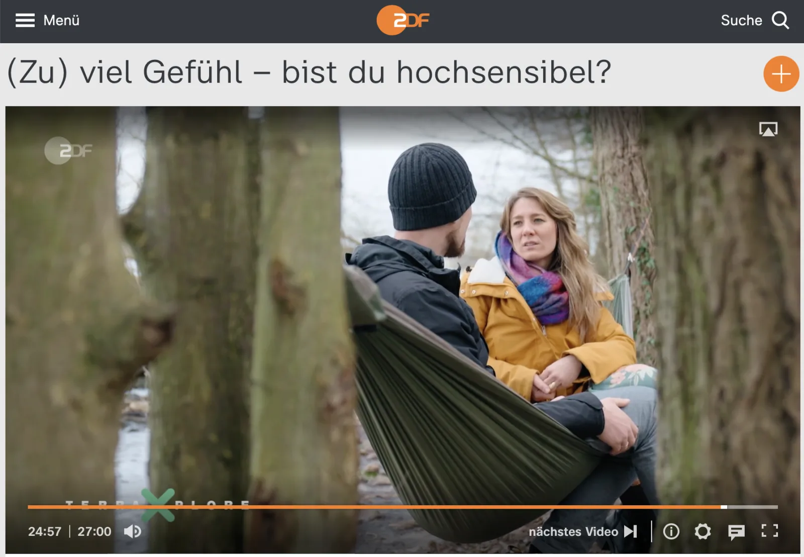 ZDF Mediathek Screenshot: Paar in Hängematte im Wald, Überschrift '(Zu) viel Gefühl – bist du hochsensibel?' mit Plus-Button
