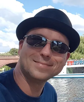 Porträt von Tom Eisermann, Kunde und Testimonial für BlogKIQueen