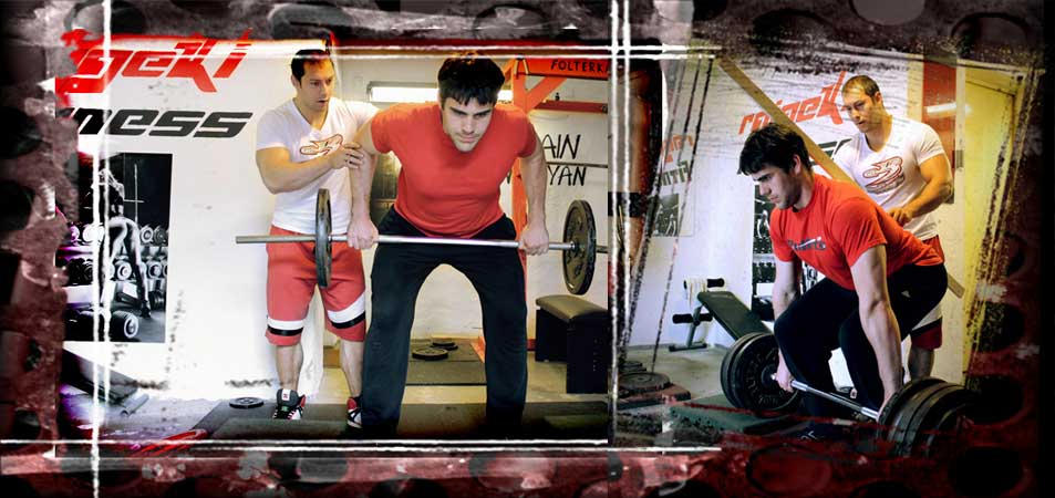 Trainingsszenen mit Teilnehmern beim Personal Training im Studio