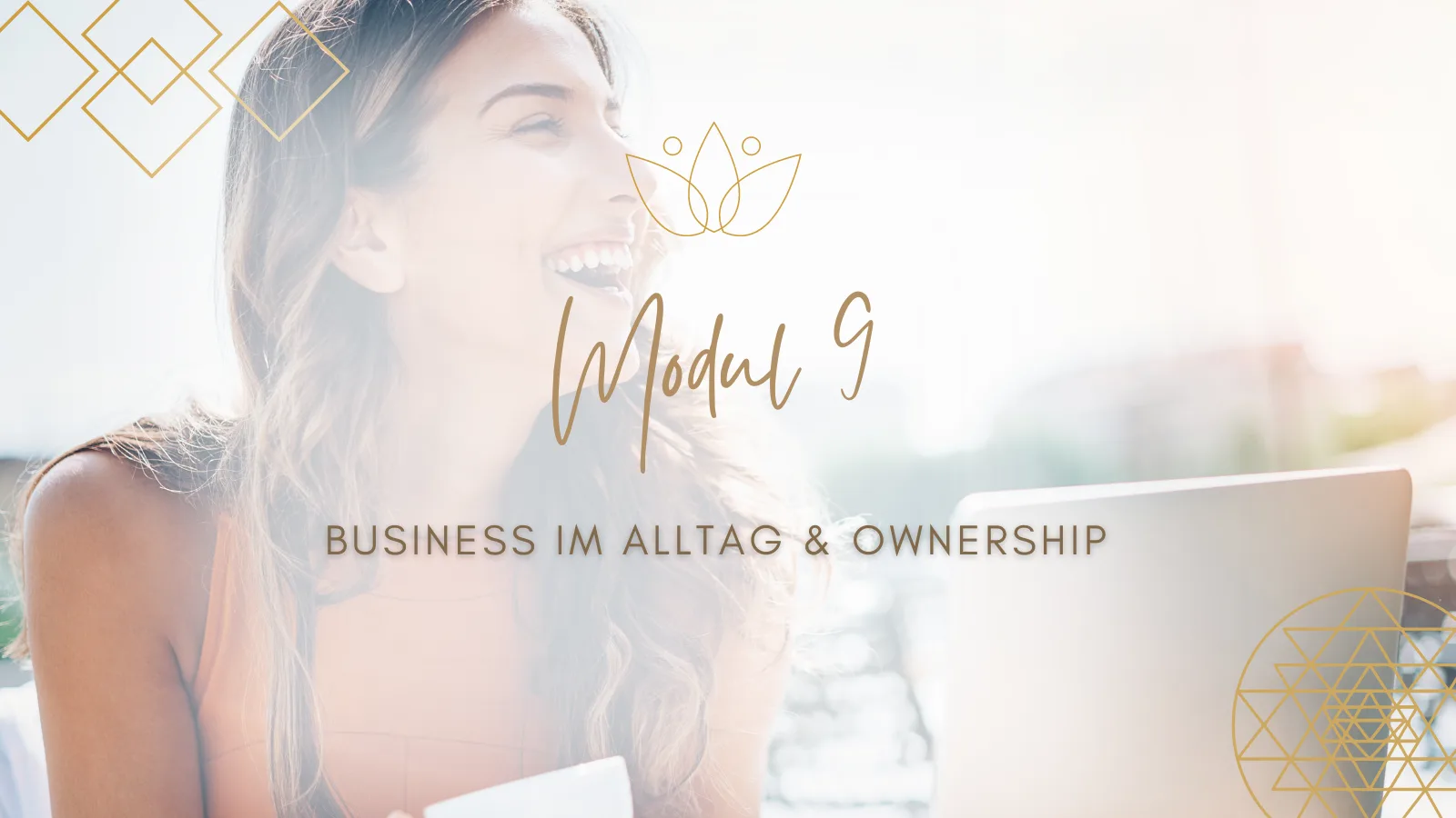 Modul 9 Cover mit Frau und goldenem Lotus-Logo