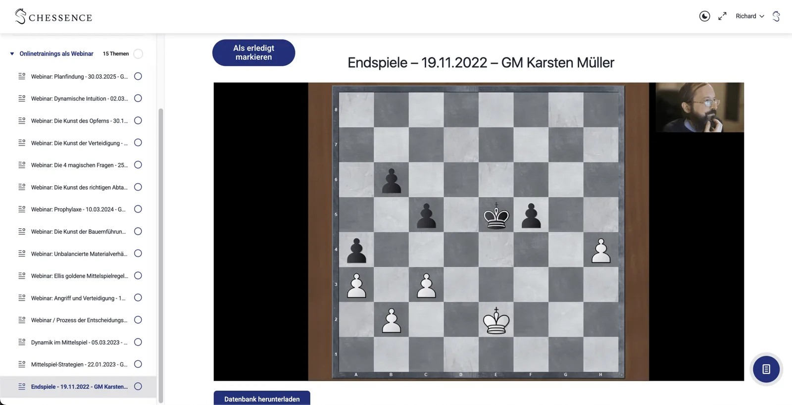 Bibliothek mit Schachkursen und Lernmaterialien der Chessence Premium-Mitgliedschaft