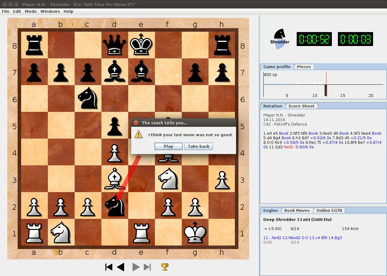 Deep Shredder 13 Schachprogramm zeigt Petroffs Verteidigung mit Coachhinweis "I think your last move was not so good", Take-b