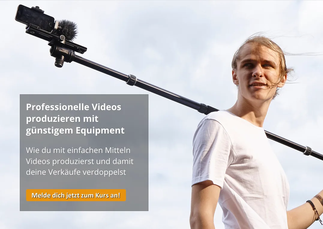 Mann mit Selfie-Stick, Anleitung zu professionellen Videos mit günstiger Ausrüstung