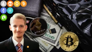Christoph Neuwirth mit Kryptowährungen-Symbolen, US-Dollar und Mining-Hardware