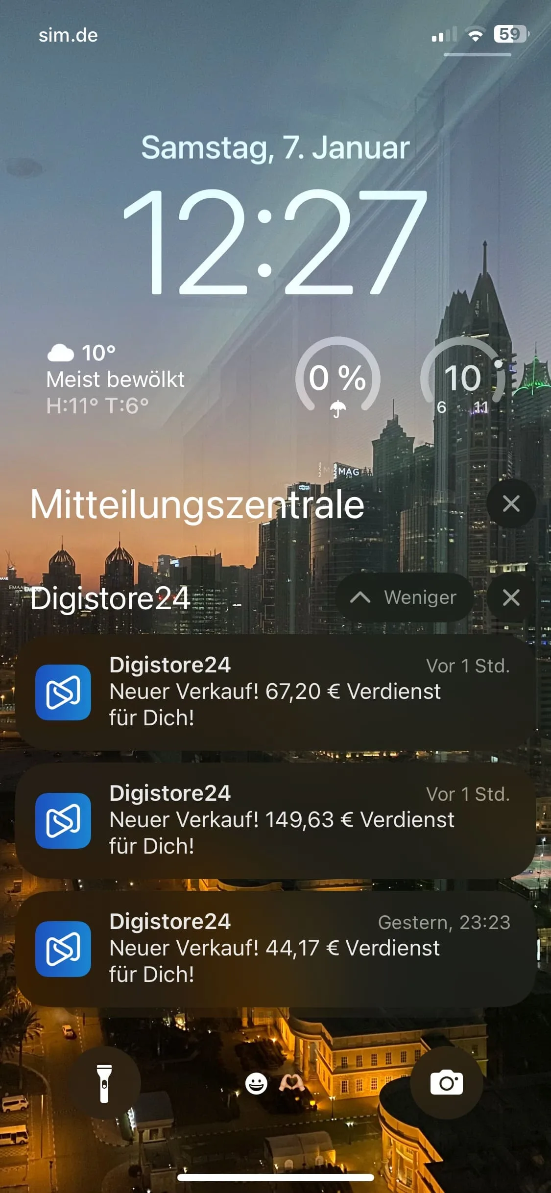 iPhone-Lockscreen Samstag 7. Januar 12:27 Uhr mit sim.de, Wetter 10° meist bewölkt, mehrere Digistore24 Provisionen