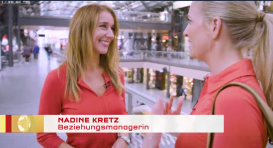 Nadine Kretz im RTL Punkt 12 Studio-Interview im roten Oberteil