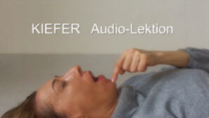 Feldenkrais Audio-Lektion für den Kiefer mit Frau auf dem Rücken liegend