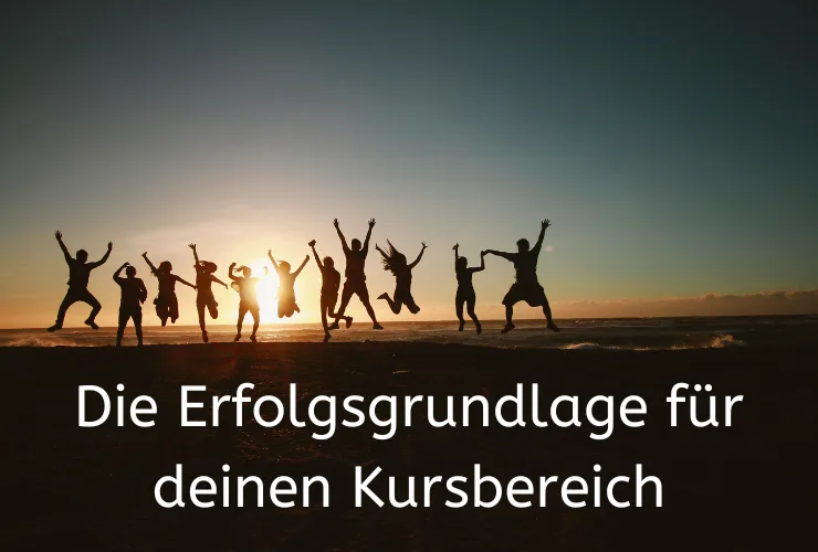 Hero-Bild mit Silhouetten springender Menschen bei Sonnenuntergang mit Textoverlay
