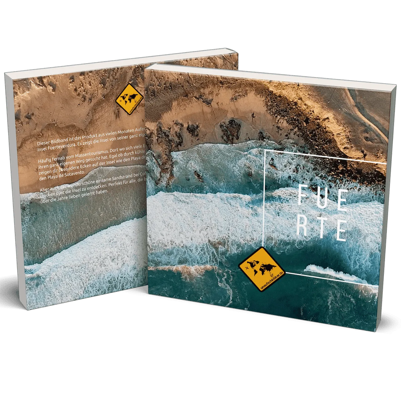 Fuerteventura Bildband als aufgeschlagenes Softcover-Buch mit Strand und Wellen Motiv, links lesbare Textseite, rechts Cover