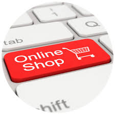 Tastatur mit roter Online-Shop Taste und Einkaufswagen-Symbol