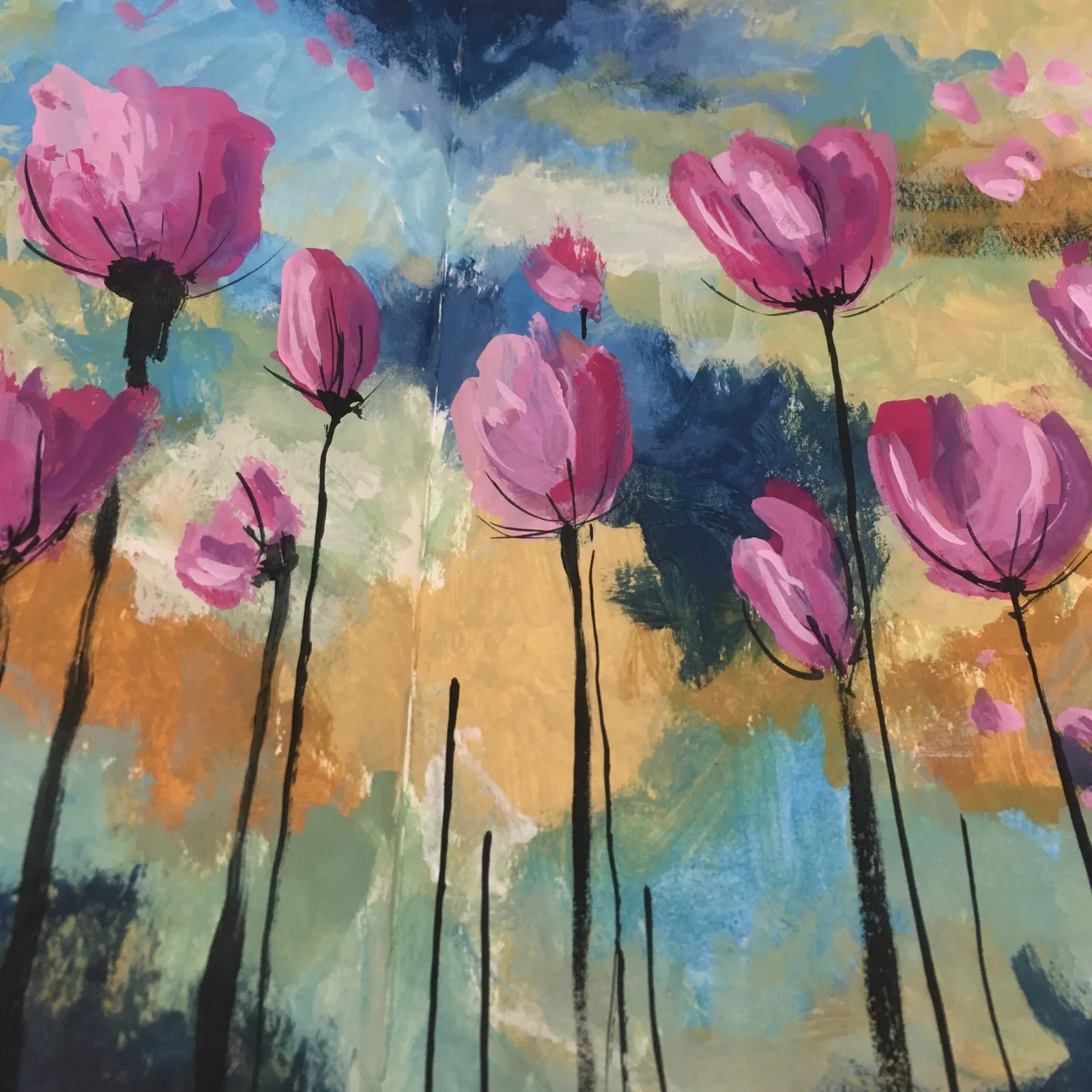 Abstrakte Gouache-Malerei mit rosa Blüten und farbigem Hintergrund
