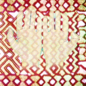 Heilende Hände Produktcover mit goldenen Handabdrücken auf rot-weißem geometrischem Muster