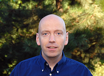 Heilige Geometrie – Platonische Körper – E-Book von Andreas Beutel 4 Porträt von Andreas Beutel vor grünem Naturhintergrund