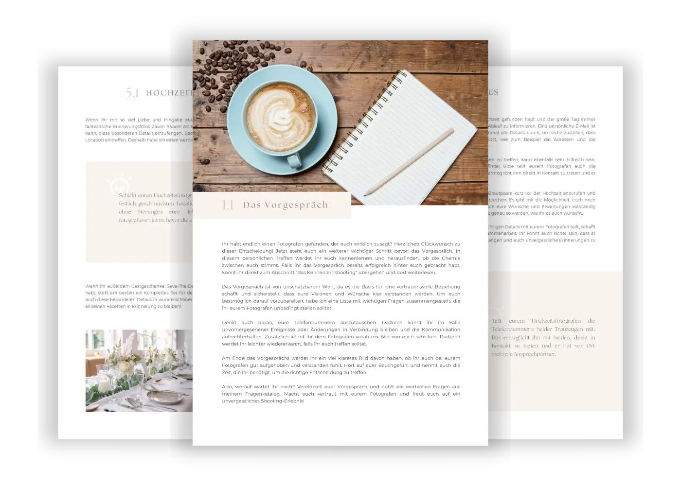 Hochzeitsguide-Vorschau mit Kaffee, Notizbuch und Hochzeitsfotografie-Inhalten auf Holztisch