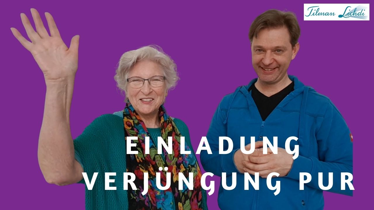 Hui Chun Gong Online-Kurs Verjüngung Pur von Waltraud Bogdanski 10 Waltraud Bogdanski und männlicher Trainer auf violettem Hintergrund mit Text Einladung und Verjüngung Pur