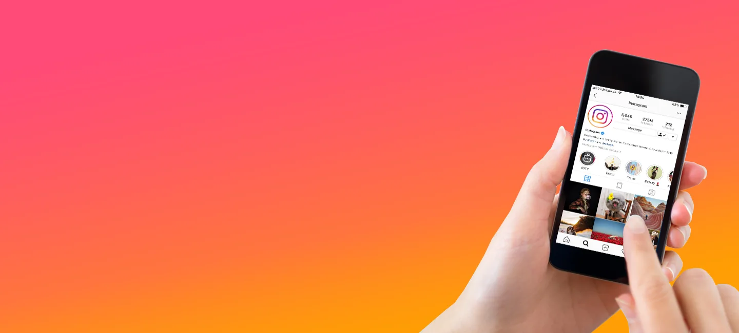 Header mit Instagram-Profil auf Smartphone vor rosa-orange Gradient