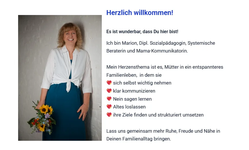 Marion Ridder lächelnd mit Blumenstrauß, Willkommensseite mit Herzensthemen für Familienleben