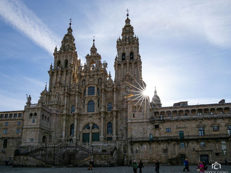 Kathedrale von Santiago de Compostela mit Sonnenstern-Effekt