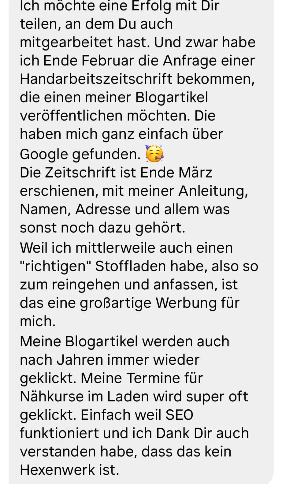 Kundenfeedback Screenshot über erfolgreiche Google-Auffindbarkeit und Blog-Artikel