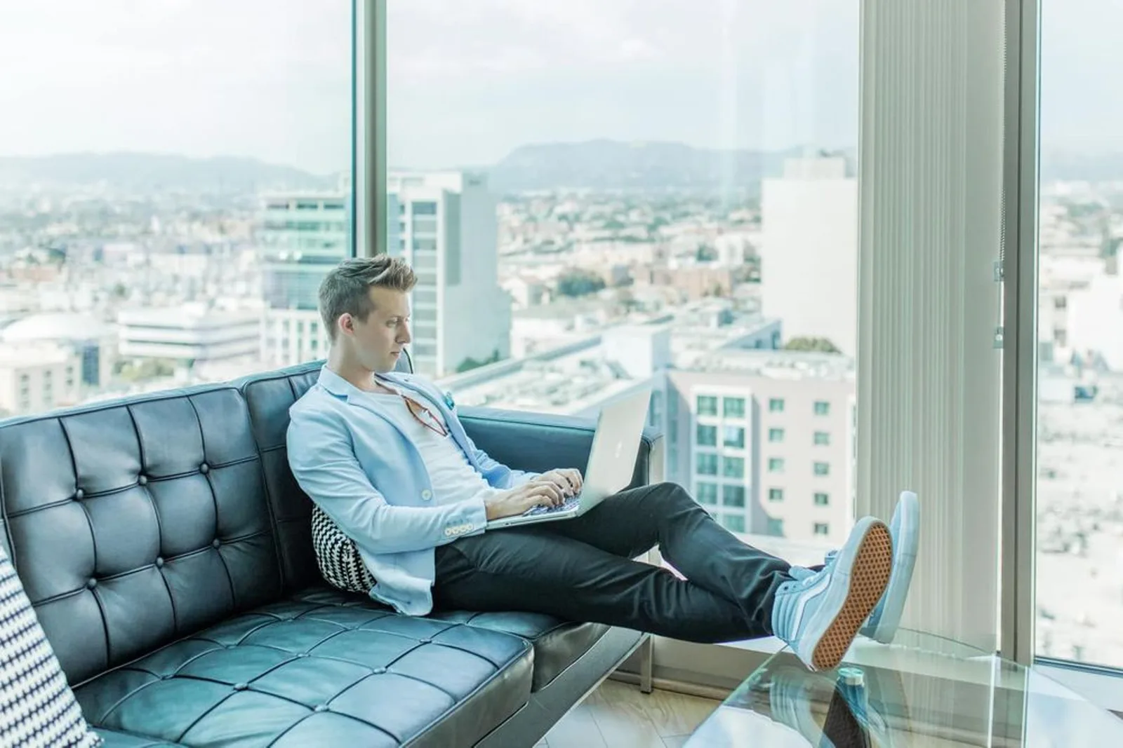 Online Business entspannt in der Welt