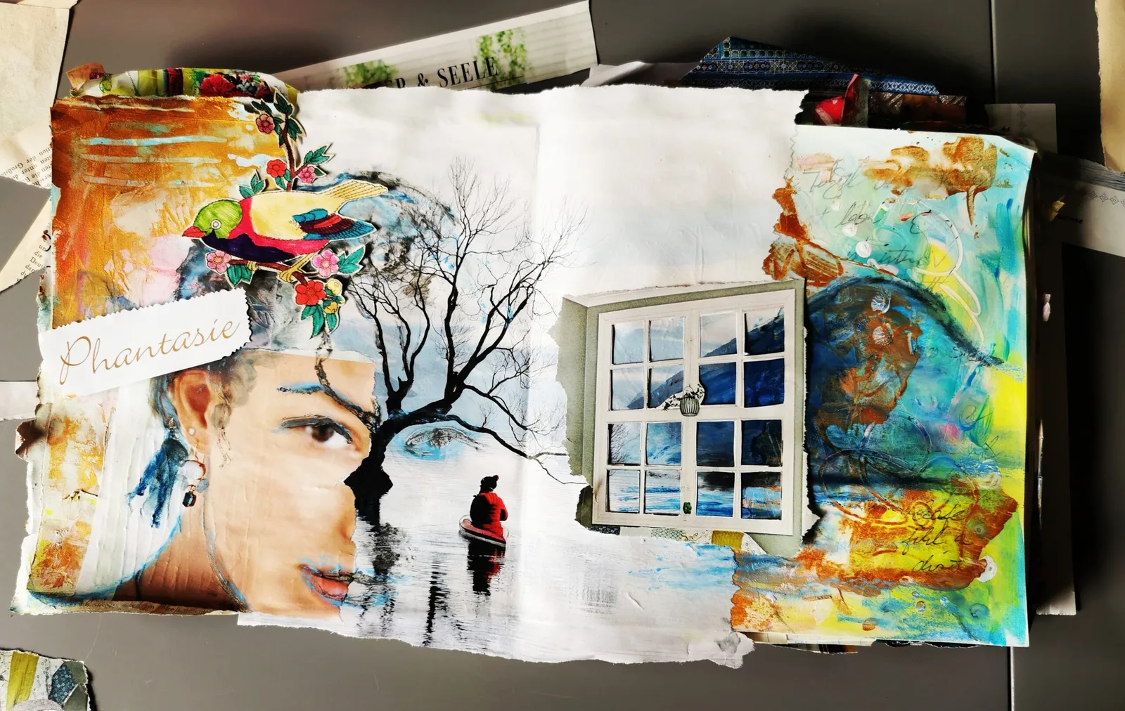 Offenes Kunstbuch-Spread mit Mixed-Media Collage, Porträts und abstrakten Elementen