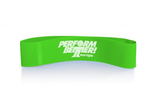 Grünes Perform Better Miniband Loop mit weißem Schriftzug auf weißem Hintergrund