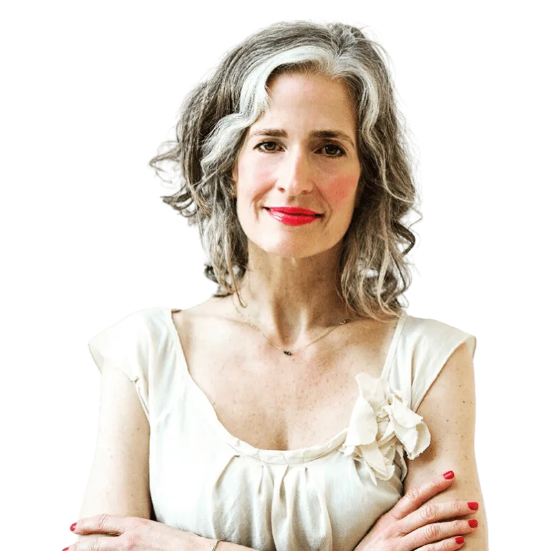 Katharina Aurora Friedrichs Portrait in weißem Oberteil mit roten Nägeln