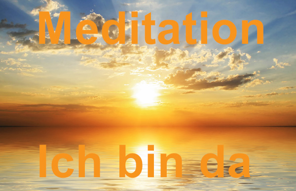Meditation-Sequenz mit Sonnenuntergang über Wasser