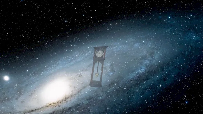 Luzides Träumen – Videokurs gegen Albträume von Dr. Brigitte Holzinger 4 Sanduhr vor Galaxie und Spiralgalaxie, symbolisiert Zeit und kosmische Träume