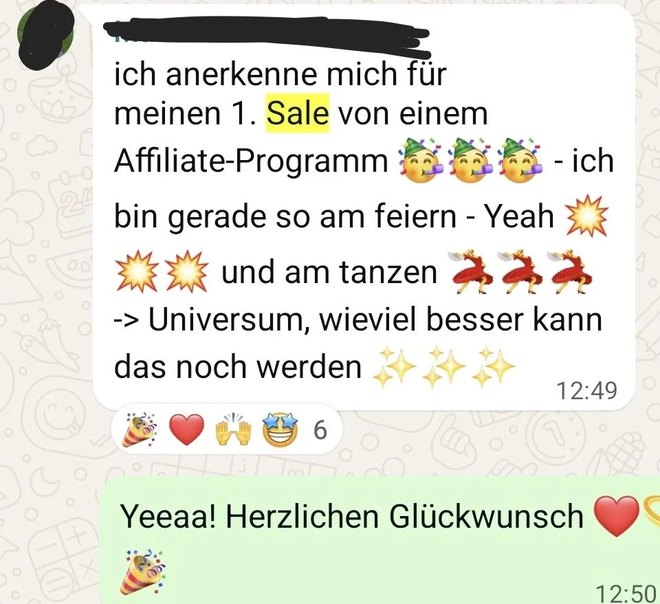 WhatsApp-Nachricht einer Kundin über ersten Affiliate-Verkauf und Umsatzerfolg mit Emojis