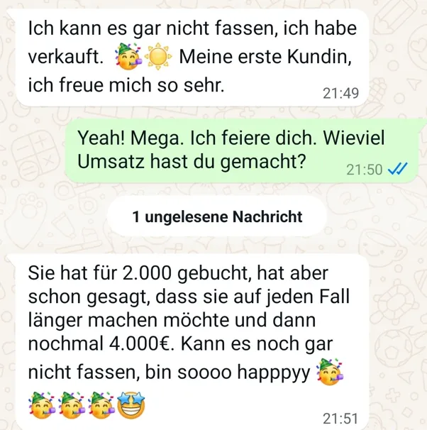 WhatsApp-Nachricht einer zufriedenen Kundin über ihren ersten Verkauf und Umsatz
