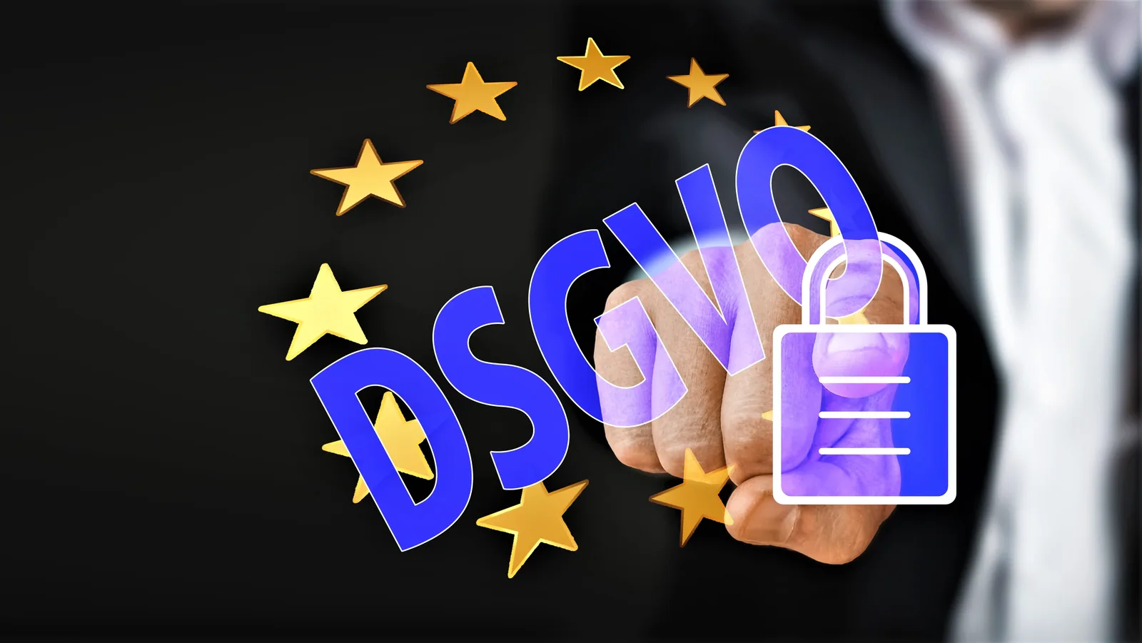 Person hält Smartphone mit DSGVO-Text und Sicherheitsschloss-Symbol mit Sternen im Hintergrund