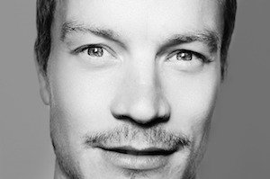 Persönliche Beziehungsberatung per E-Mail von Maximilian Winkler 2 Porträt von Maximilian Winkler, männliches Gesicht mit Oberlippenbart, Schwarz-Weiß-Aufnahme