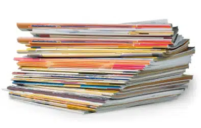 Presse Rockstars – PR-Coaching für Medienpräsenz von Marike Frick 7 Gestapelte bunte Zeitschriften und Magazine