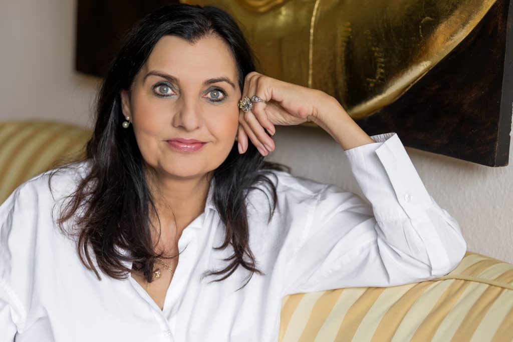 Anjana Gill, Bestsellerautorin und Wunscherfüllungsexpertin