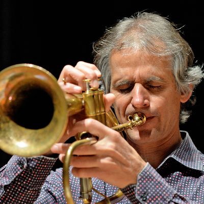 Porträt Markus Stockhausen mit Trompete