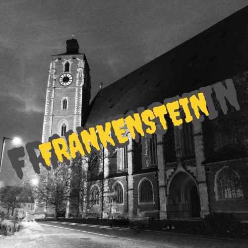 Moritzkirche mit gelbem Frankenstein-Schriftzug, Schwarz-Weiß-Foto