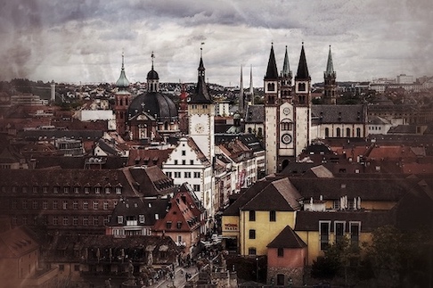 Panorama Würzburger Altstadt mit Dom, Kirchen und Befestigungen