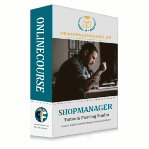 Shopmanagement-Kurs Videokurs-Box für Tattoo & Piercing Studios mit Mann am Schreibtisch